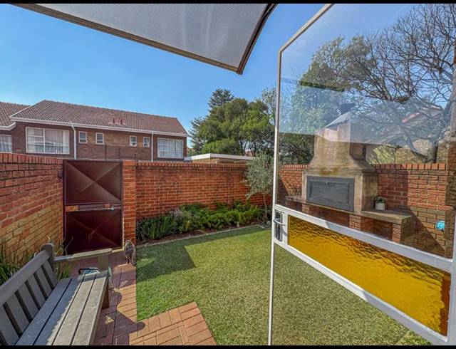 3 BEDROOM TOWNHOUSE FOR SALE IN ELDORAIGNE